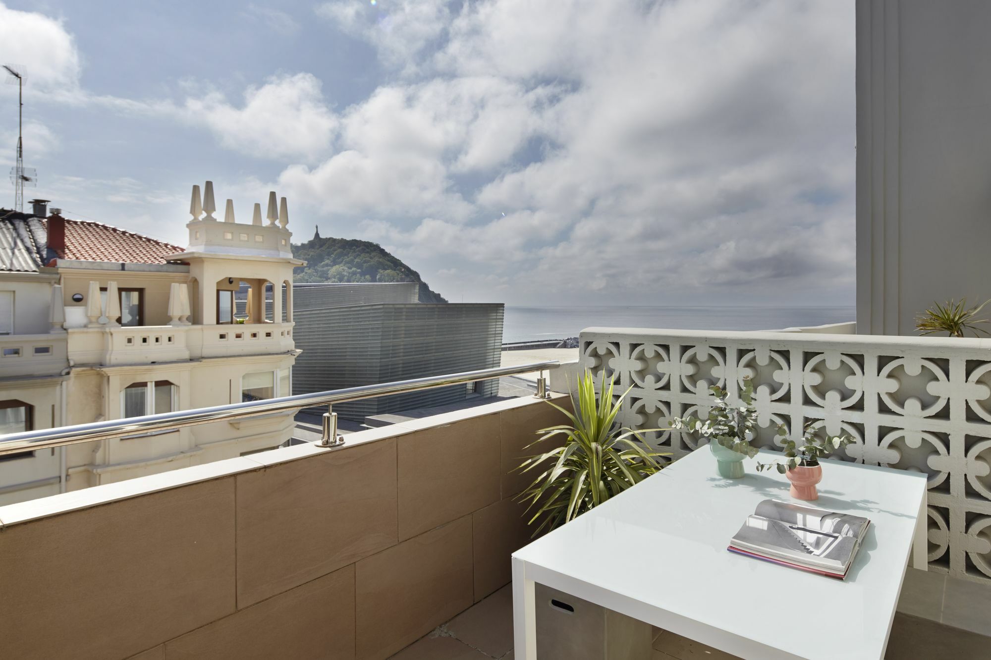 Beach House 2 By Feelfree Rentals سان سيباستيان المظهر الخارجي الصورة