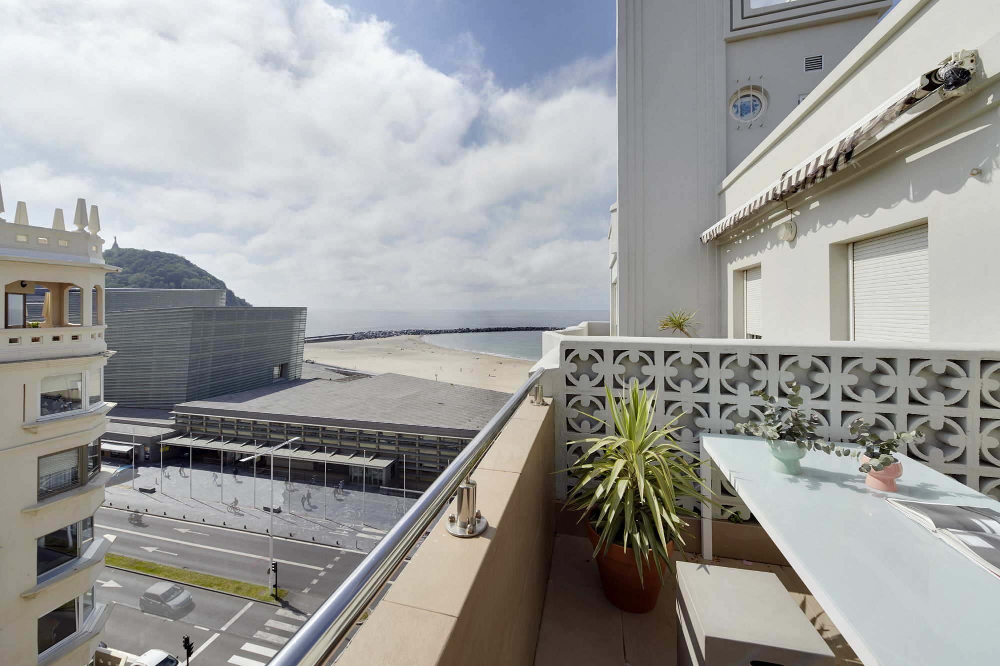Beach House 2 By Feelfree Rentals سان سيباستيان المظهر الخارجي الصورة